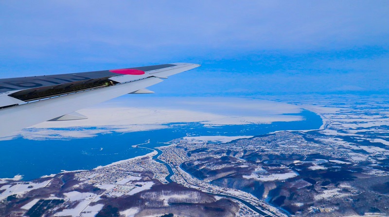 飛行機から見える知床の流氷の写真