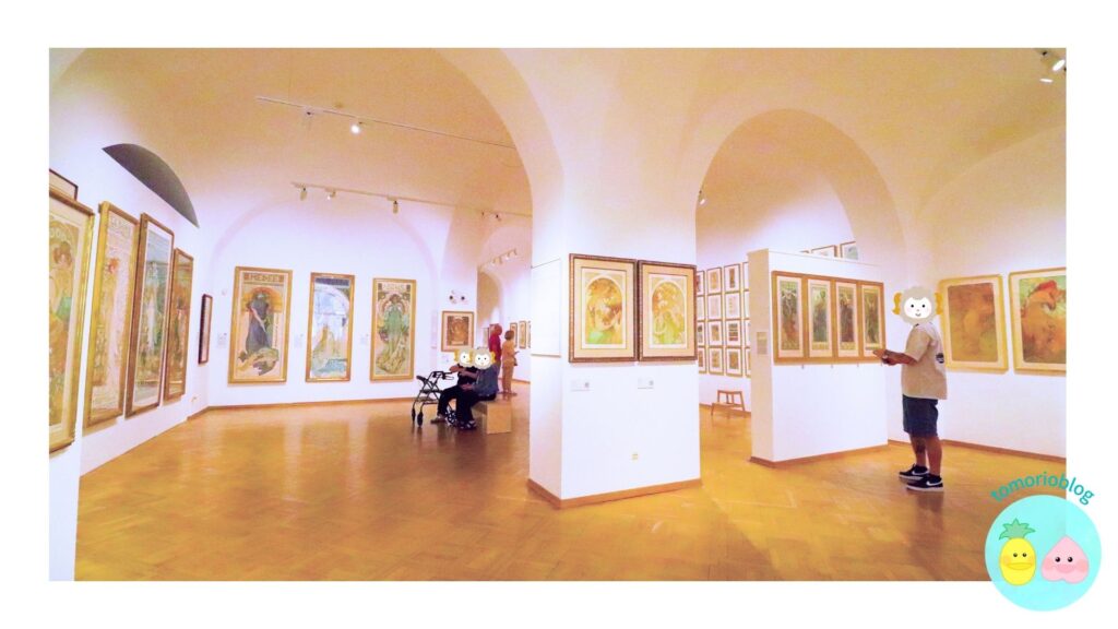 ミュシャ美術館の館内